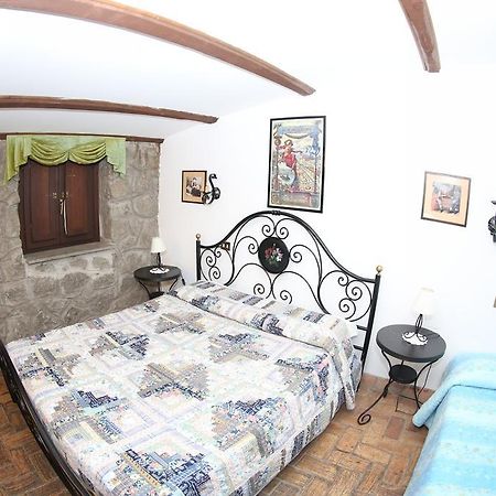 Agriturismo Monte Due Torri Дженцано-ди-Рома Экстерьер фото