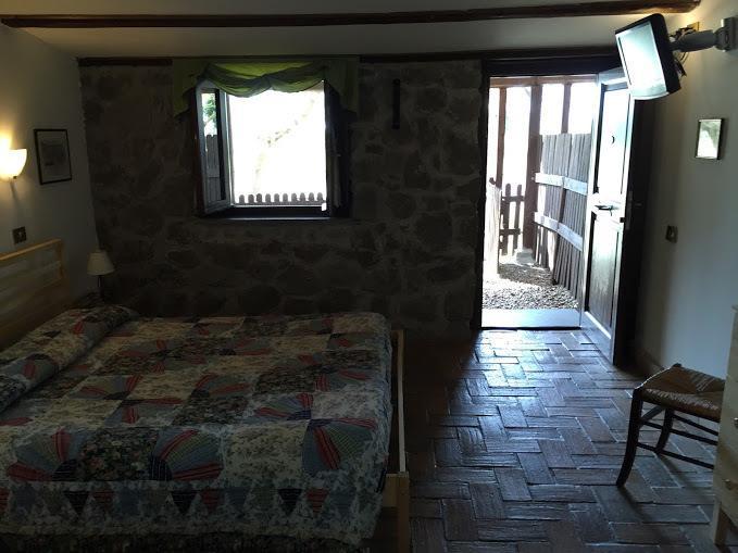 Agriturismo Monte Due Torri Дженцано-ди-Рома Экстерьер фото