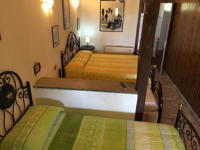 Agriturismo Monte Due Torri Дженцано-ди-Рома Экстерьер фото
