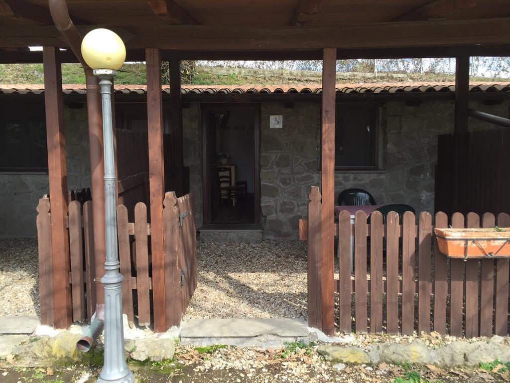 Agriturismo Monte Due Torri Дженцано-ди-Рома Экстерьер фото