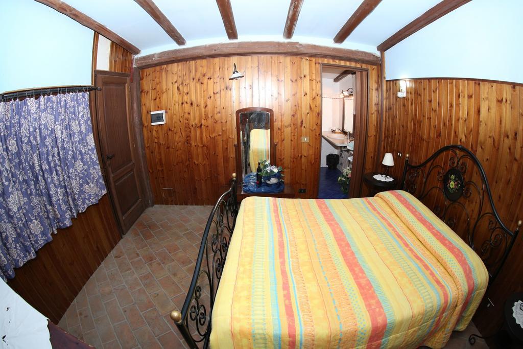 Agriturismo Monte Due Torri Дженцано-ди-Рома Экстерьер фото