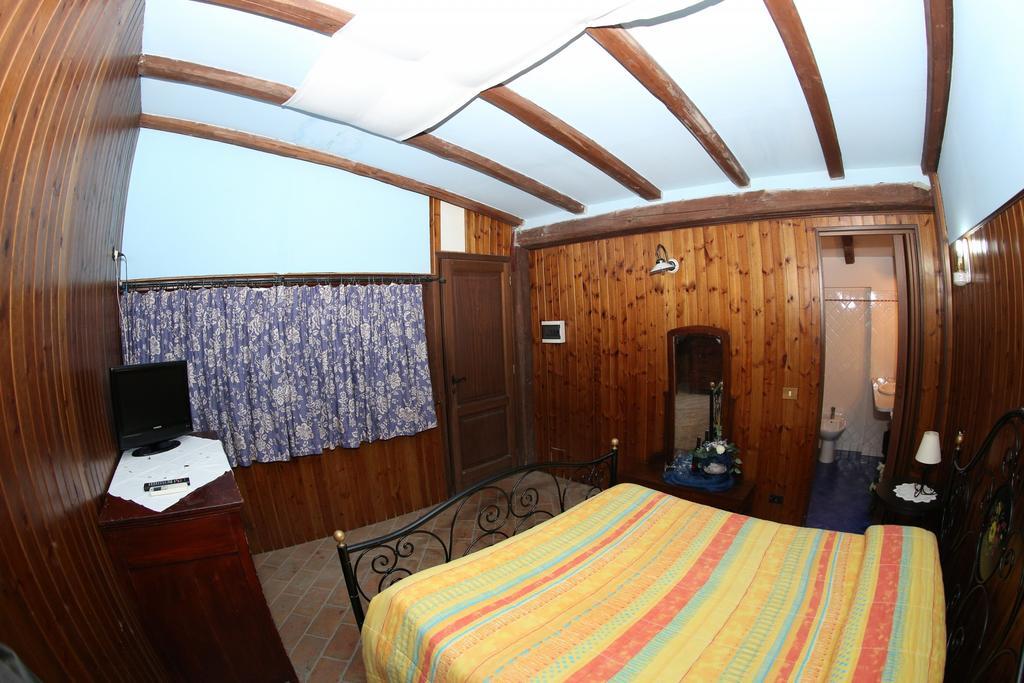 Agriturismo Monte Due Torri Дженцано-ди-Рома Экстерьер фото