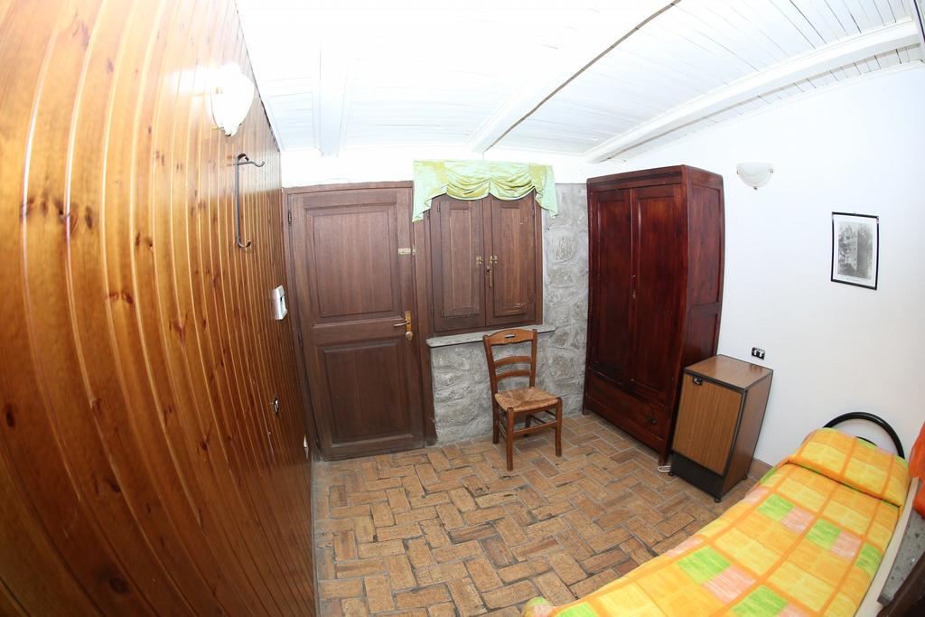Agriturismo Monte Due Torri Дженцано-ди-Рома Экстерьер фото