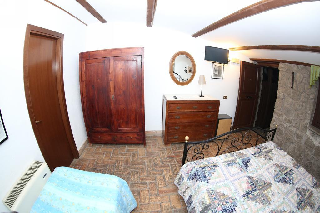 Agriturismo Monte Due Torri Дженцано-ди-Рома Экстерьер фото