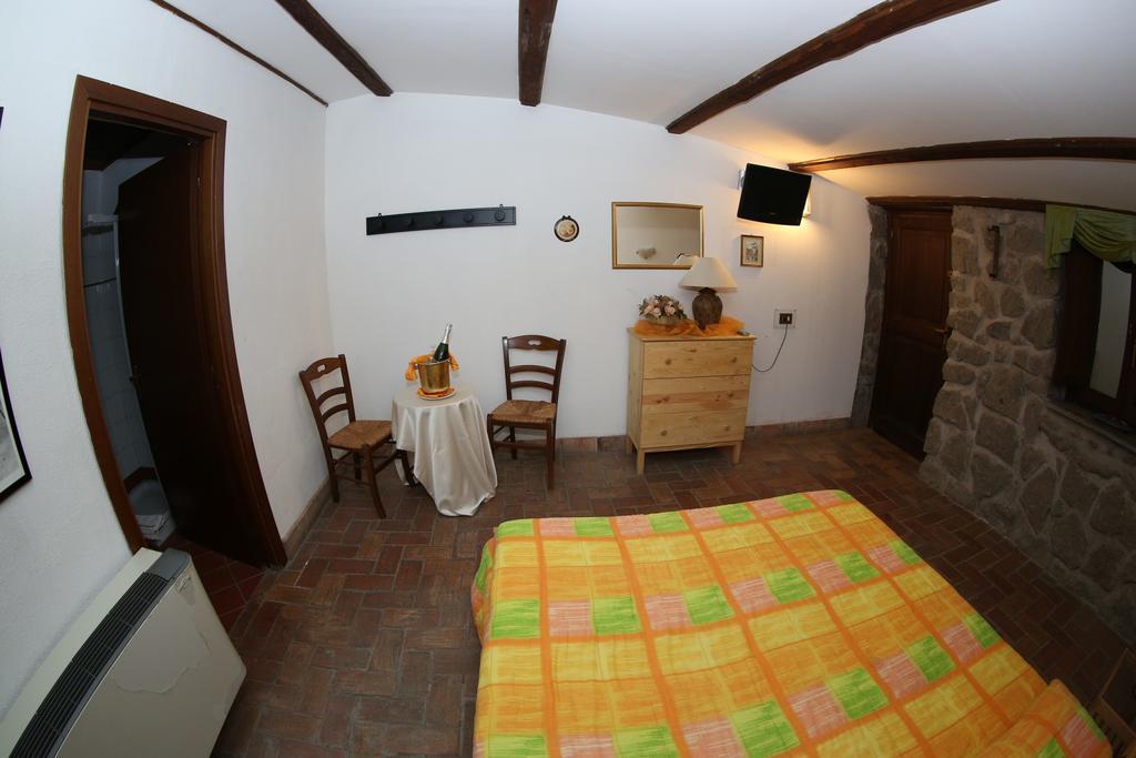 Agriturismo Monte Due Torri Дженцано-ди-Рома Экстерьер фото